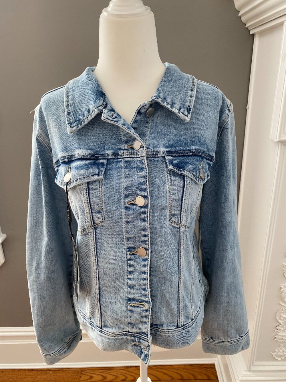 LIVERPOOL DENIM JACKET. NWT. SIZE L